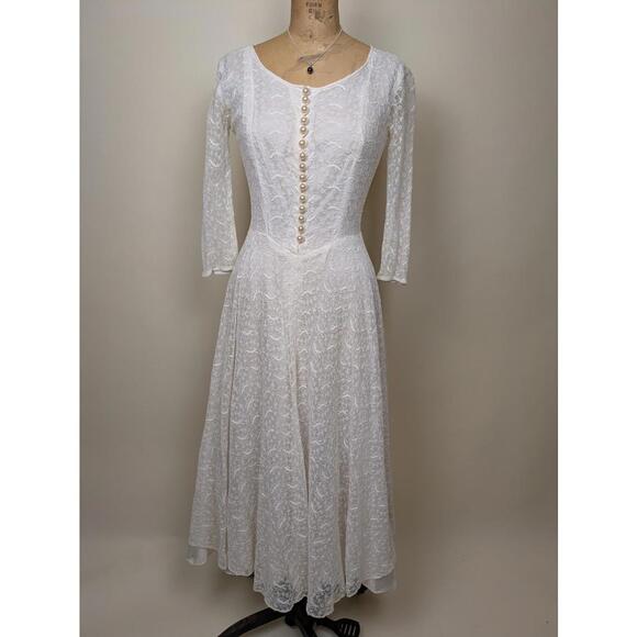 Dresses & Skirts - 1940's lace wedding dress